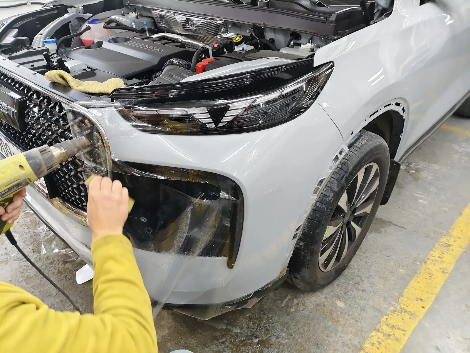 Оклейка зон риска полиуретановой пленкой на Тенет т8 .